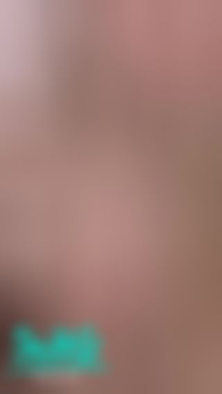 jujunabe : 邊吃肉棒邊玩自己奶，臉超色…