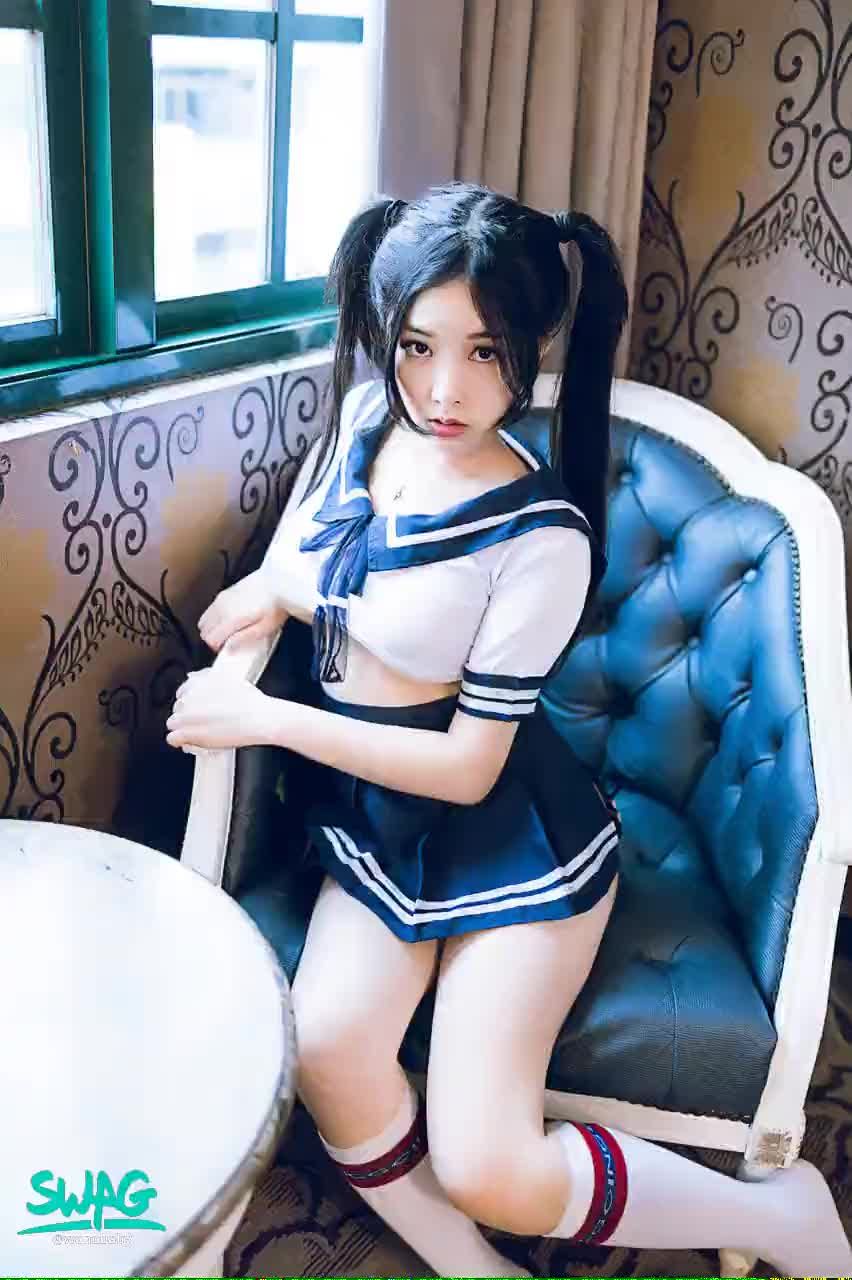wanobaby : 【上集】爆乳甜心💖💖女神娃諾的大尺度制服誘惑♛二次元學生制服JK半胸南半球來了✨

天菜級甜心wanobaby，對著鏡頭不停展現出超挑逗的煽情視角！帶給你滿滿的制服誘惑💞

#露奶 #大尺度 #sexy #性感寫真
