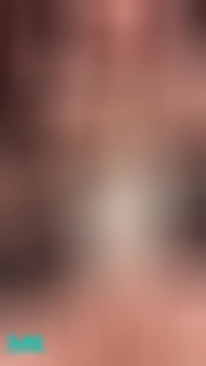  : 穿著絲襪大腿被折到胸部用力幹小穴好激烈❗️🔞