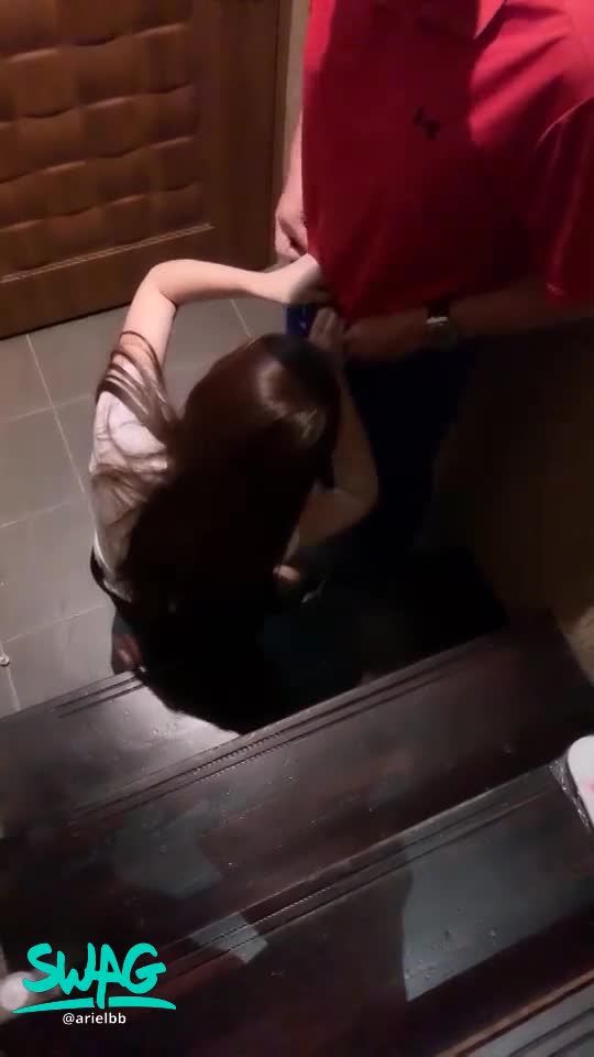 arielbb : 平常很少現身的公司少董，這次去外地出差居然要求巨乳秘書隨行！少董不停提示秘書各種工作上的眉角，還暗示如果...