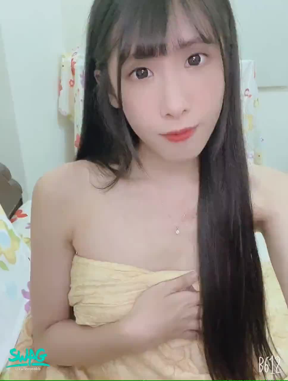  : 新的換片活動開跑囉💝 甜蜜票卷*10即可🉐️女上位露臉上空晃奶呻吟騷片🔥哥哥們心動了嗎？❤️