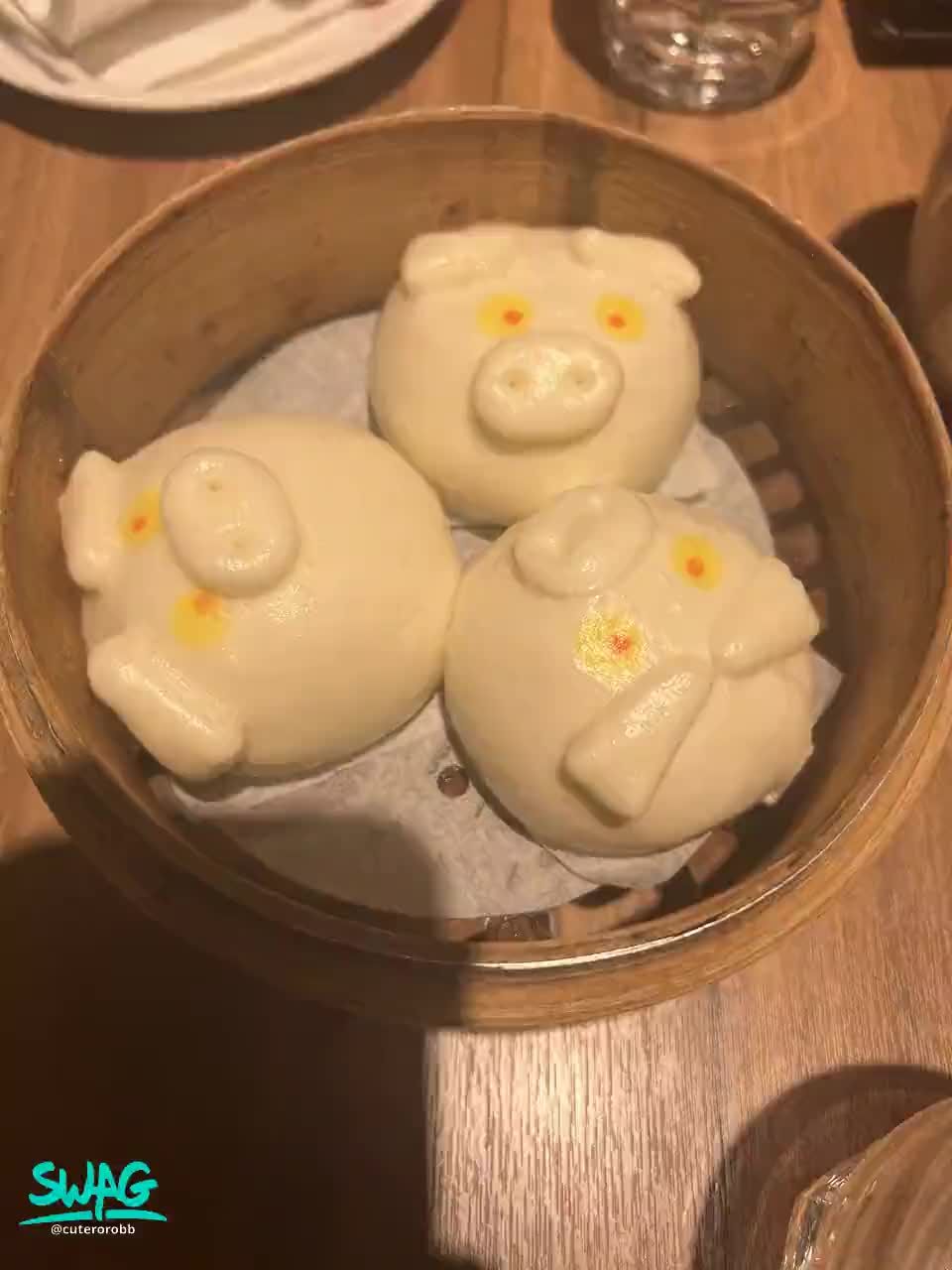 c********b : 晚上2200開播你們會來嗎🥺❤️