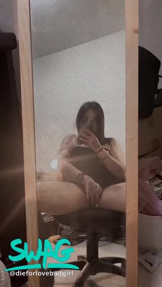 dieforlovebadgirl : secretly comfort
#sexy #性感 #日常生活 #騷 #誘惑