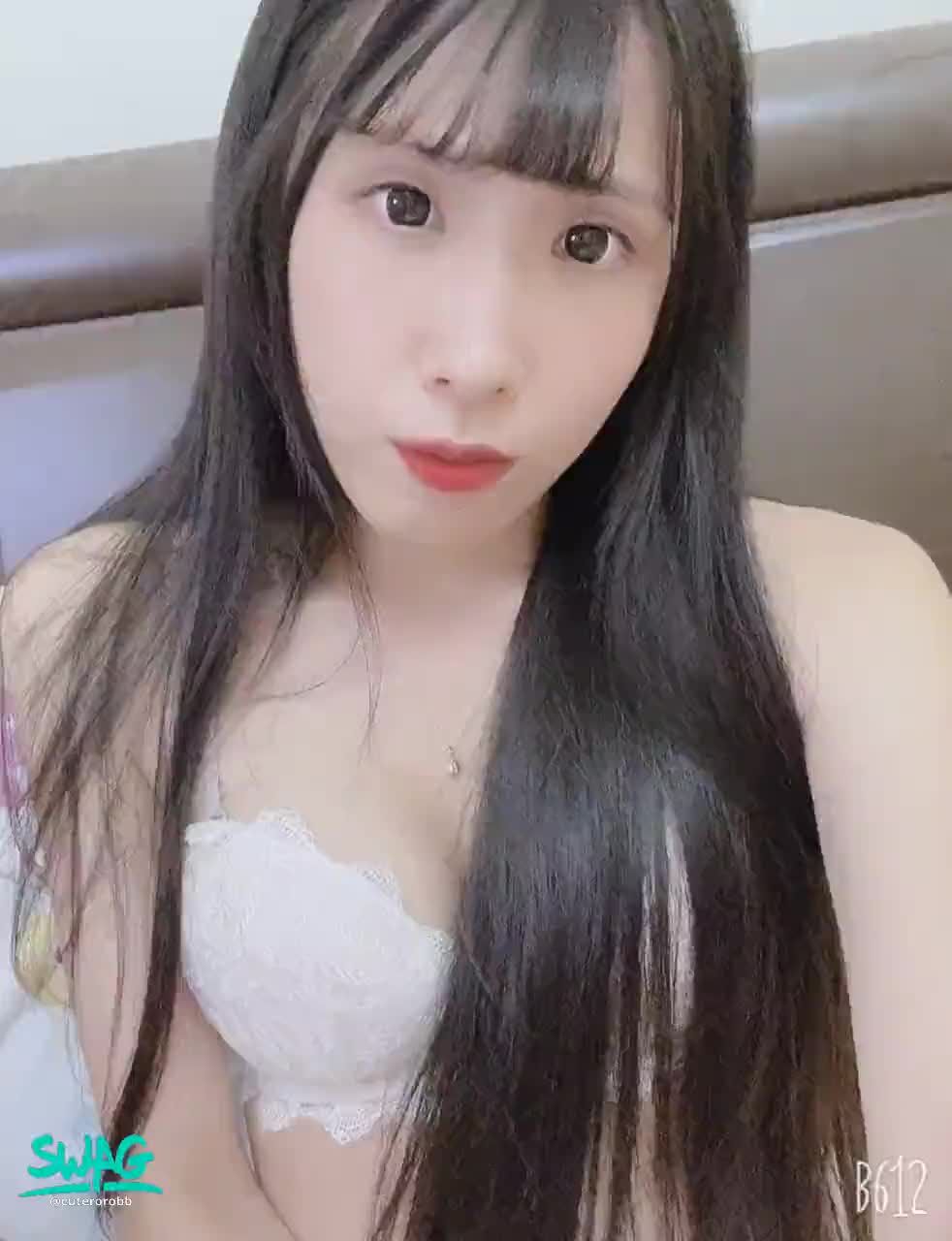  : 想看兩分鐘露臉慢慢脫內褲到慰慰的寶貝們❗️
紫黑鑽*5即可獲得唷❤️❤️❤️
