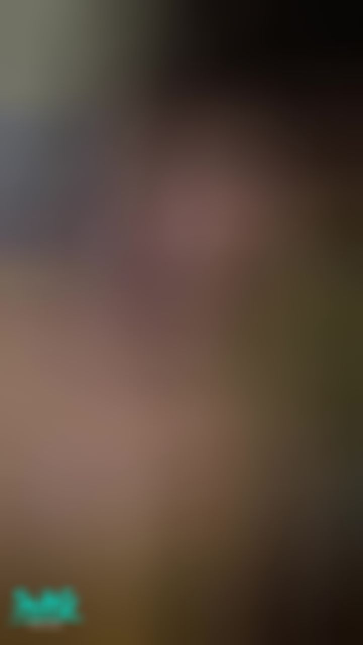 mumuq : 想訂我還是親我選一個⁉️😈