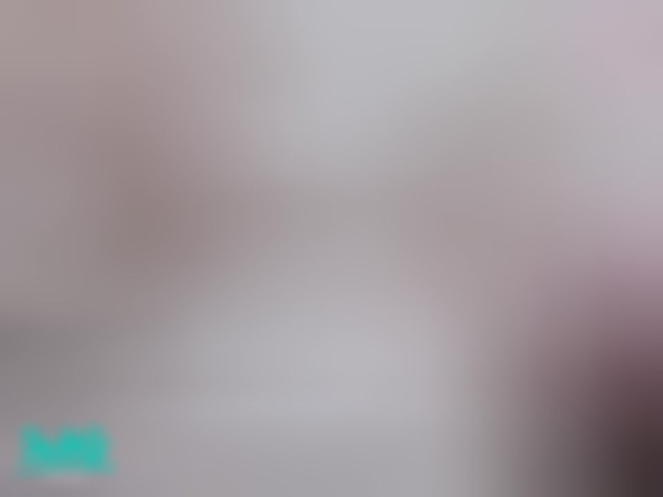 maysky : 開播完，感覺有點空虛，自己摸摸奶挑逗自己一下🙈