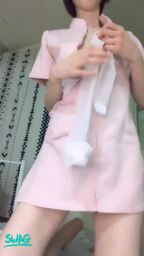 lynnbae : 溫柔小護士沒跟到💔 沒關係~ 今晚花邊攻速絲襪 來治癒寶寶們的小週末🐇