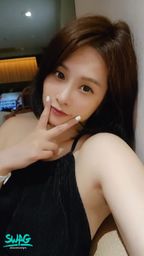 loveevelyn : Three or five friends always arrange time to accompany Yiyi on her birthday, happiness
Does singing in front of you like this make you intoxicated?