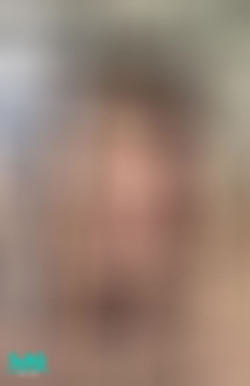 bonnybb : 第一視角）跪坐樣求吃棒棒😛
這樣邊吃邊看著你⋯
你說你受不了😏
