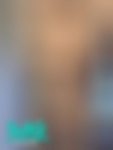 sexyemily : 色色洗泡泡澡🛀來幫我洗奶頭💕腿的部分還行嗎😘