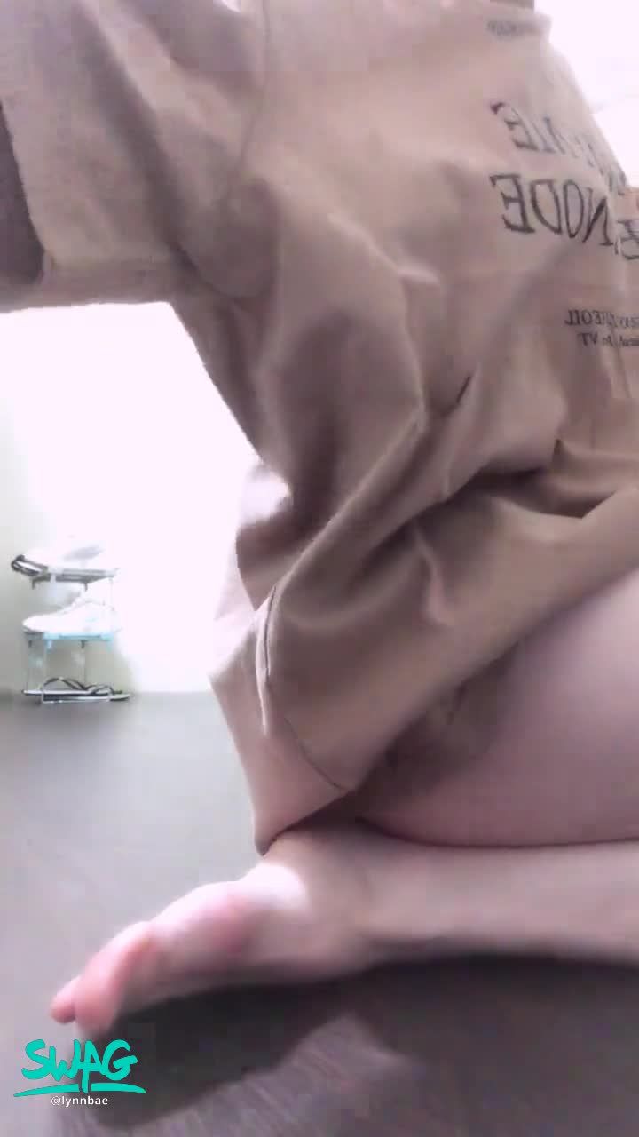lynnbae : 無需點綴 屬於我的慵懶性感😚