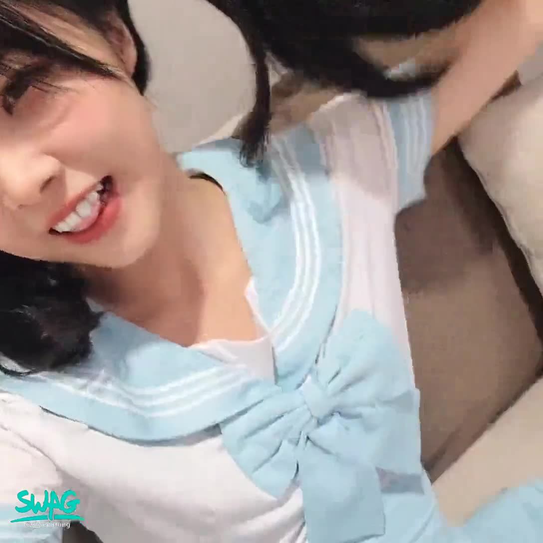 alicedarling : It becomes cooler ♥️ I really need warmth. Xiao Ai was in a bad mood a while ago and made my brother worried. 🥺 Xiao Ai thinks she can work harder