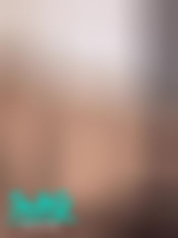 sexyemily : 如果你有這樣的騷秘書😈你今天會幾點上班？😏女上搖也太刺激了吧❗️黑絲襪太犯規🚫