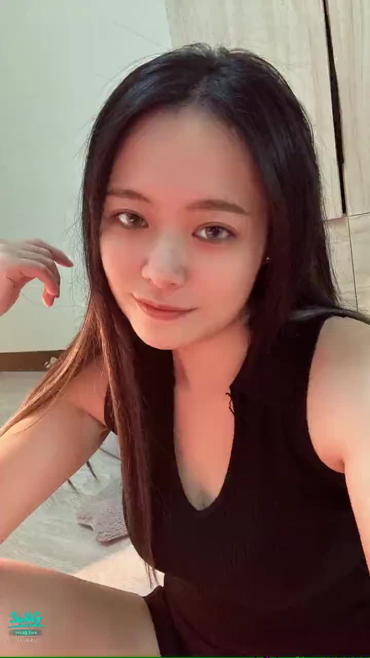  : Ten purple and black diamonds exchanged for Amy's privately hidden oral sex video ❤️❤️❤️
#口爆 #全臉露出 #淫蕩 #艾米