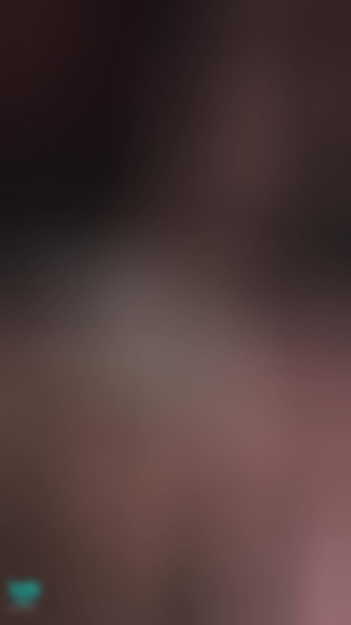  : 露出胸部問他要不要舔我的大奶？結果他吸了至少半小時🙈害我整個內褲都濕濕的回去💦🔞