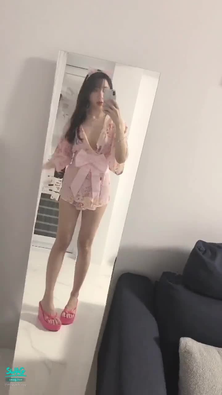 miyukibaby : 可愛浴衣👘💕夾腳拖🩴大長腿 都讓你意淫🙈❤️