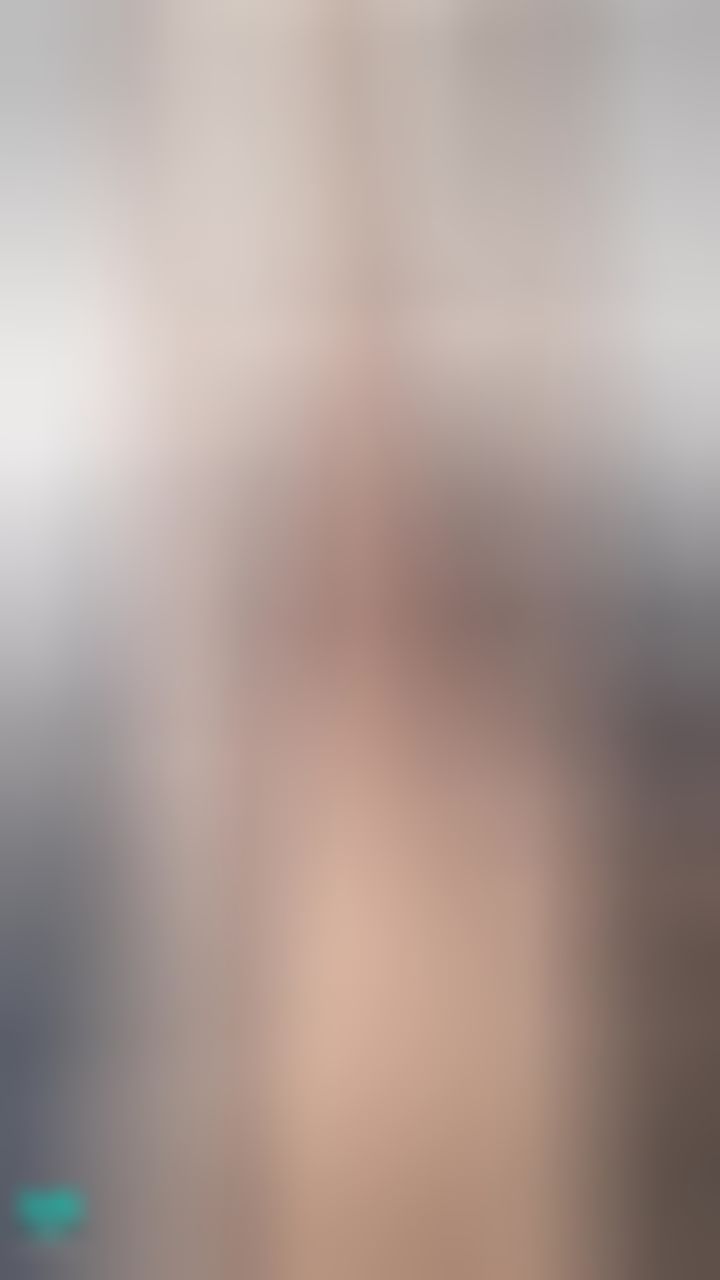 miyukibaby : 色色吐舌抬腿讓你抓著我的腿幹我👉🏻👌🏻💦揉奶頭喜歡嗎😘❤️