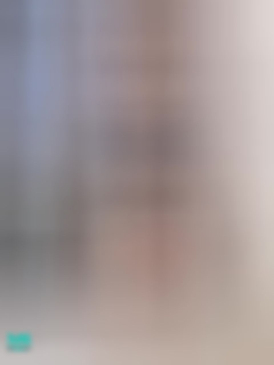  : 【紀錄】在攝影師面前露🐻🐻被側拍好多⁄(⁄ ⁄•⁄ω⁄•⁄ ⁄)⁄
娜娜8/8參加了居家女僕主題攝影拍攝📸 

而且還是有尺度的那種喲～～大家有福了😇 

實在很可愛俏麗的造型，今天一定要分享起乃👏👏 

由於之前已經與這位攝影師合作過一次，所以不像之前那麼緊張了(˶‾᷄ ⁻̫ ‾᷅˵) 

對他映像很深刻，人看起來很有個性、留著平頭眉毛故意修個斷眉那種～ 

講話客客氣氣的，然後還主動地名片給我～ 

才知道原來他是一位賣情趣用品的老闆 

拍攝是業餘興趣這樣子........齁 有點酷欸(´⊙ω⊙`) 

咦～我好像又搞錯重點了థ౪థ 

娜娜為了這場拍攝其實事前特地準備了十套不一樣的女僕裝 

還被誇獎好敬業<(￣︶￣)> 但每次拍攝都帶超大行李箱 好像要離家出走一樣🤣 

結果被選上了這套超可愛有日系風格的女僕裝♥️一層層的蛋糕裙風格🍰 

最後的最後........🐻🐻都跑出來透透氣了，有點害羞呢⁄(⁄ ⁄•⁄ω⁄•⁄ ⁄)⁄ 

#情慾 #露奶 #露點 #巨奶 #粉嫩 #女僕裝 #居家 #淫娃 #高顏值