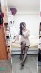 janicee : 夾個可愛的髮型💙
露肩小性感💋
誘人的黑絲長腿💖
結果一出門黑絲就壞了😥一直被絲襪衝康🤣
silk thigh👠
#黑絲 #露肩 #美腿 #絕對領域 #舔