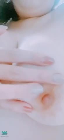 sexyaphrodite : The sound of pulling water right below is so loud 😈😈
Is it true that the naked baby's pussy is a little too lustrous? 😈😈