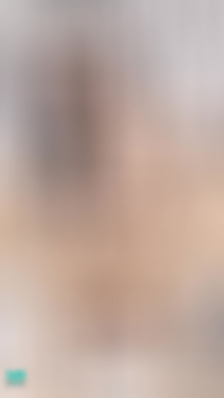 miyukibaby : 開檔絲襪腿開開超欠幹❤️想要我把你搖出來嗎？🙈👉🏻👌🏻💦