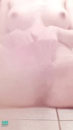 bershuka : 受不了了⋯高潮噴到整個人癱軟🫠⋯
太舒服了⋯都不知道自己噴了多少⋯💦💦💦
#噴水 #潮吹 #自慰 #淫水 #露點 #特寫 #茉茉 #bershuka