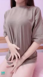 kitty_lai : 你的專屬小寶貝已經在床上等你囉😜😜
#脫衣 #長髮