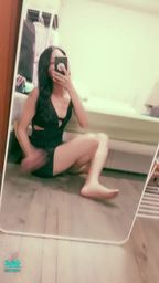 janicee : 地板上坐著👀
快曝光的迷你裙💓
動動美腿的腳底😈足控請進👠
黑色緊身夜店戰袍😈
胸口的大挖空🌹
性感黑色特務💗
Sexy black spy💓
#裸足 #氣質 #赤腳 #長髮 #腳趾 #美腿 #短裙 #挖洞 #深V #低胸 #腳底