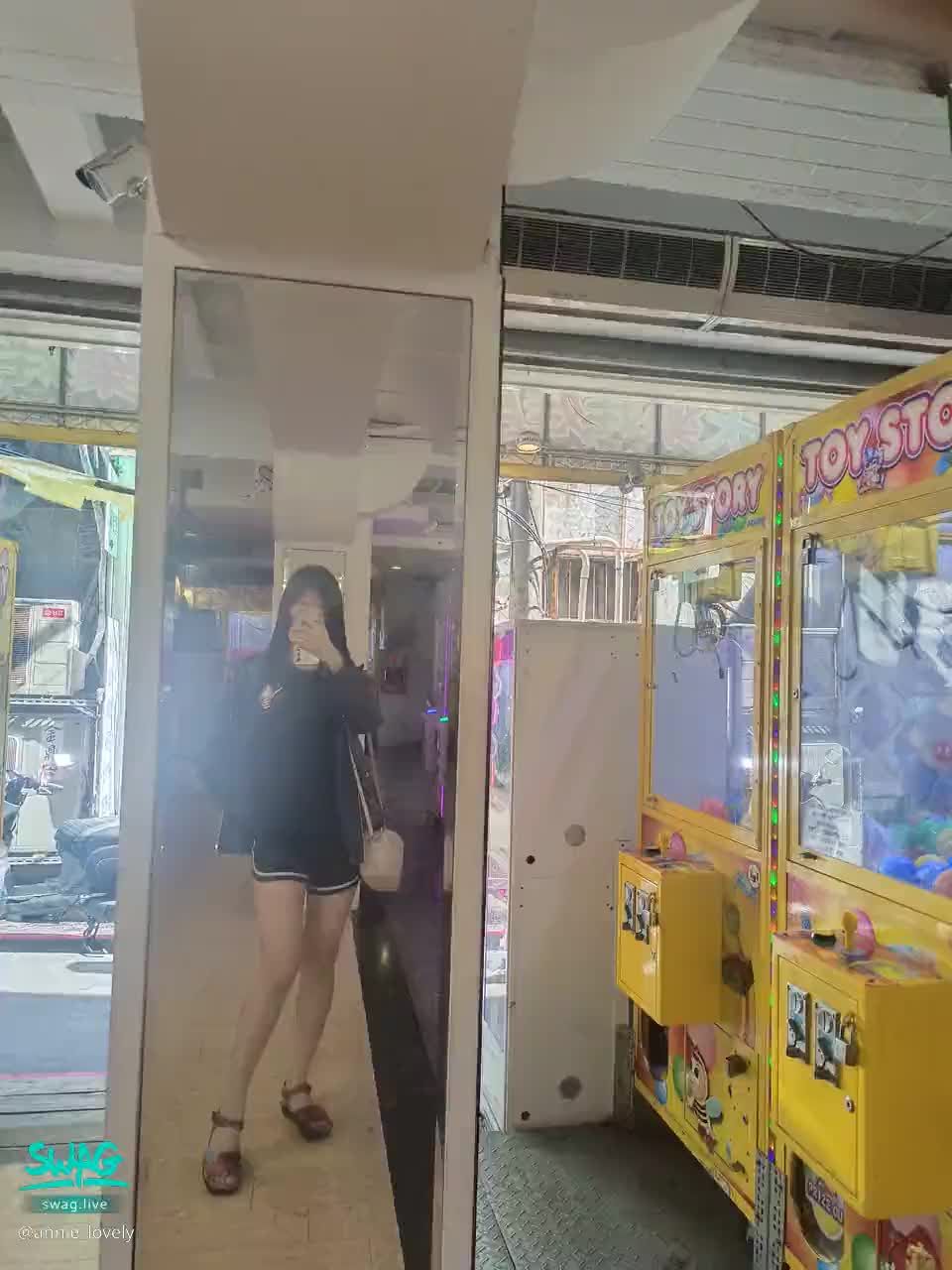 annie_lovely : 像不像一米七的大長腿
#腿控 #真理褲

（好啦我162.7