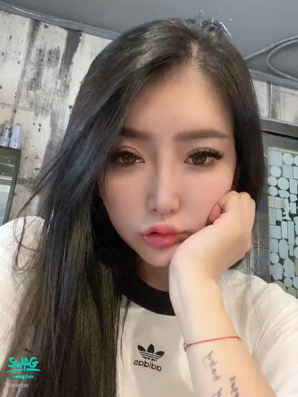 arielbb : 💕純純的愛💗真誠1:1交友
本人比較正
想什麼甜蜜約會都可以讓我來陪你喔！👉立馬私訊「我想約你」✨純約會✨

#純約會特價中
#長腿
#愛子
#大奶
#潮吹女王