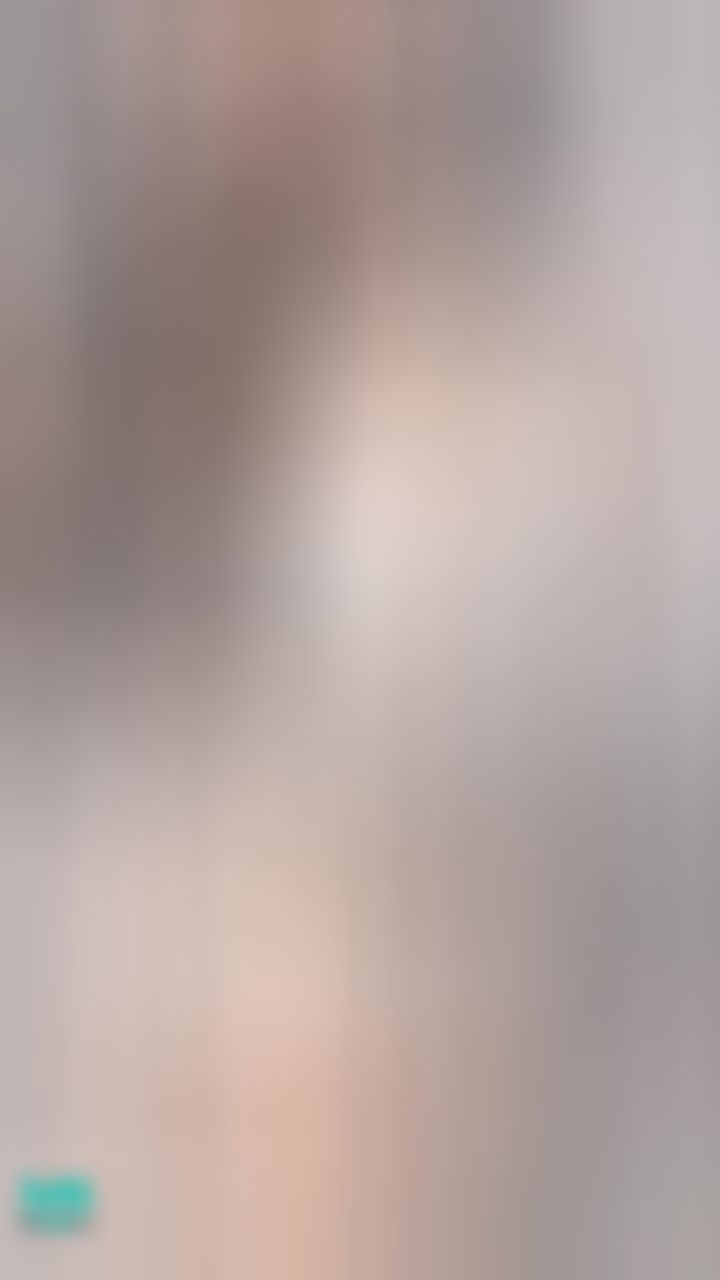  : 這樣脫下褲褲..翹屁股姿勢給你插👅👅👅
