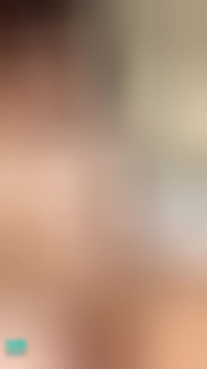 funnyg : 姊姊剛洗完澡⋯抓著奶開腿搖，這麼騷不解太可惜‼️