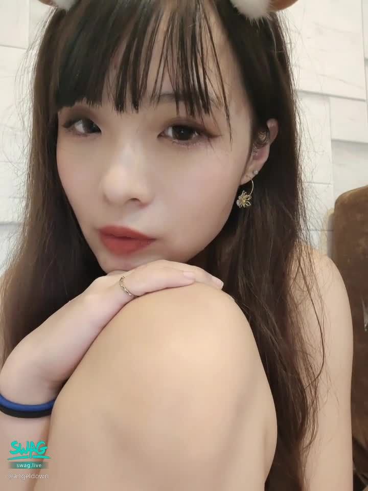 angeldown : 阿天小麋鹿讓你迷路跟亂撞🌹💜腳控偏--

阿天要去洗澡嘍💦💦洗澡前來個舌吻好嗎
愛你唷北鼻
今天跟你玩的很開心❤️❤️❤️❤️
#麋鹿 #聖誕節 #日常 #白聖誕 #活動 #腳腳 #晚安

幫天天過生日
🍰現在10顆紫黑鑽可以獲得天天的10部淫片
🍰現在2顆紫黑鑽可獲得天天兩部女女影片或淫片
🍰生日純約會活動可私訊天天唷少鑽只想好好過生日
因為天天沒有家人🥺
