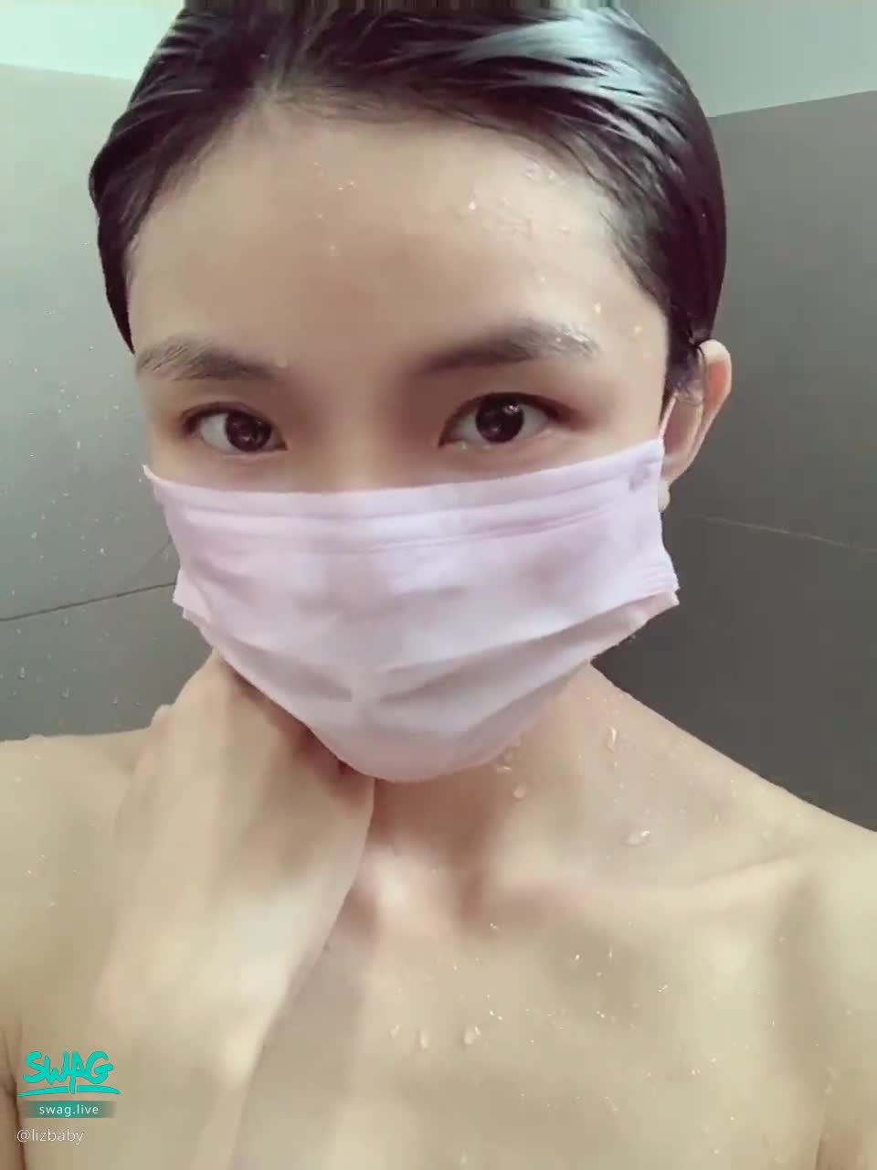 lizbaby : 哥哥們覺得還可以嗎？
#全裸 #露點 #露穴 #奶頭 #乳頭 #陰毛 #裸體