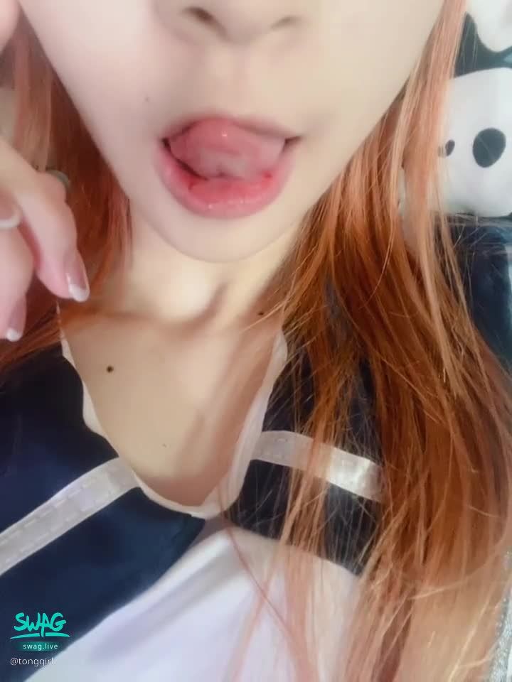 tonggirl : 發情中的小娜娜🫦 
我想我想想騎上小肉棒😈
#娜娜#揉奶#學生#性感#新人#騷