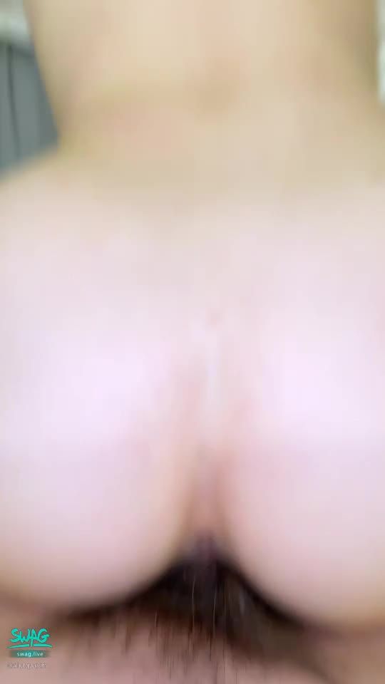 shinypuppy : 😈金髮不良少女😈哥哥後入都頂到底了💘