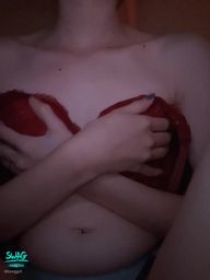 tonggirl : 😈淫蕩娜娜🥵 就不會乳交 哥哥們要教我嗎💋
#肉棒#乳交