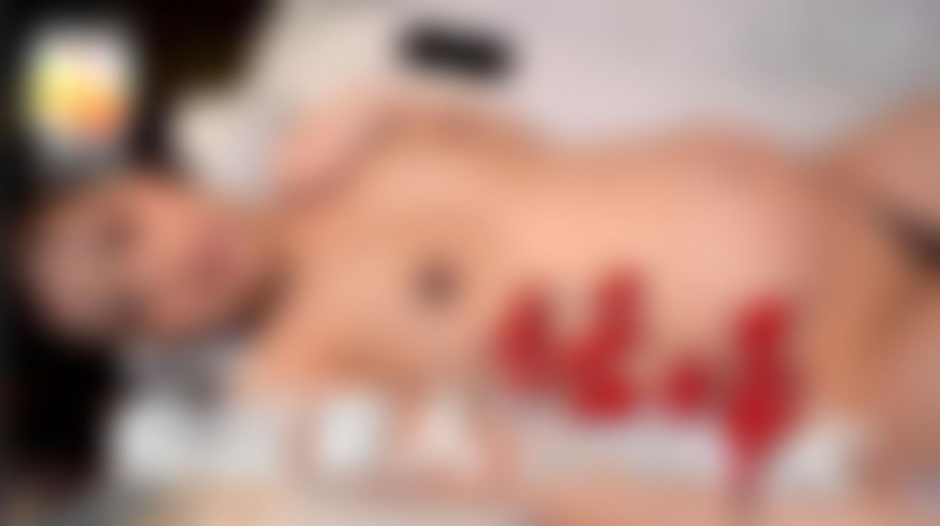 daxiangtw : 叔叔不要一直頂我的頭...

#巨乳 #大象傳媒