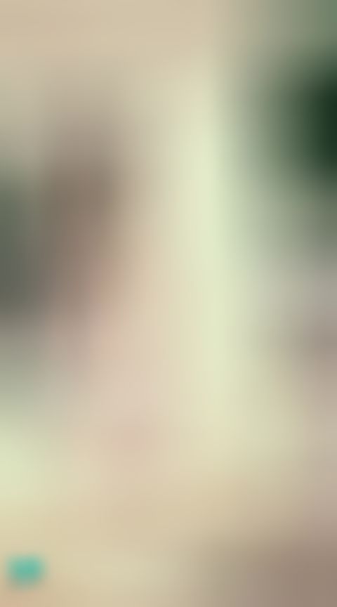 janicee : 放下睡衣的肩帶🌹低頭彎腰
低頭彎腰時露出內衣的性感視野😈
放下睡衣兩邊的肩帶💙
性感低胸睡裙💓
Pink sleep dress♥️
#鎖骨 #細肩帶 #肩 #長髮 #內衣 #洋裝 #黑髮 #美腿 #裸足 #赤腳 #低胸