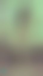 janicee : 近拍光滑的雙腿😈
床邊坐著👀
把一支腳開在床沿💓
深V小清新睡衣♥️
高衩睡褲💚
Sleep wear💙
#鎖骨 #睡衣 #細肩帶 #低胸 #長髮 #深V #sexy #赤腳 #裸足 #腳趾