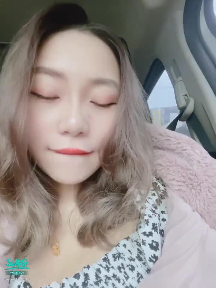 chloehayley : 月經來了 好不舒服 但還是要淫蕩一下🙈

#淫蕩女神