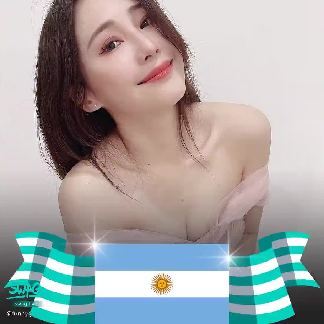 funnyg : 待會23:45直播 一起幫阿根廷🇦🇷加油💙🤍💙🤍