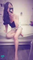 janicee : 猜猜今日深夜行程⭐
胸口交叉的馬甲💓
低胸的黑色性感💗
床上坐著,光著腳💚
Corset♥️
#爆乳 #低胸 #小可愛 #鎖骨 #馬甲 #裸足 #美腿 #赤腳 #馬甲 #長髮