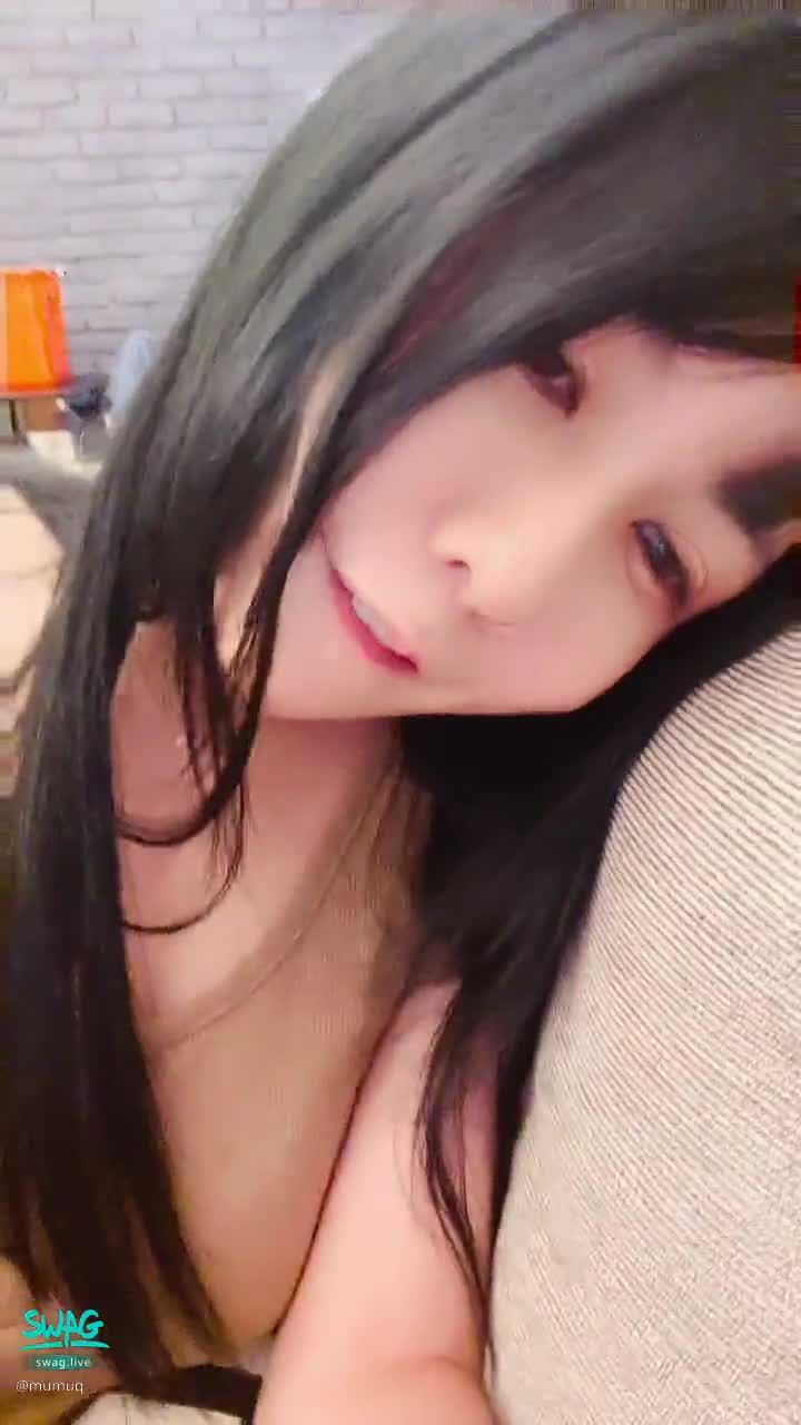 mumuq : 討厭～每次運動都會大爆汗😱

激凸看的好清楚噢⋯🫣

變胖惹 一定要認真的動起來！ 

寶貝也想陪我一起運動嗎?🤭

https://5w.ag/vp4m763y5TBMN2cU7