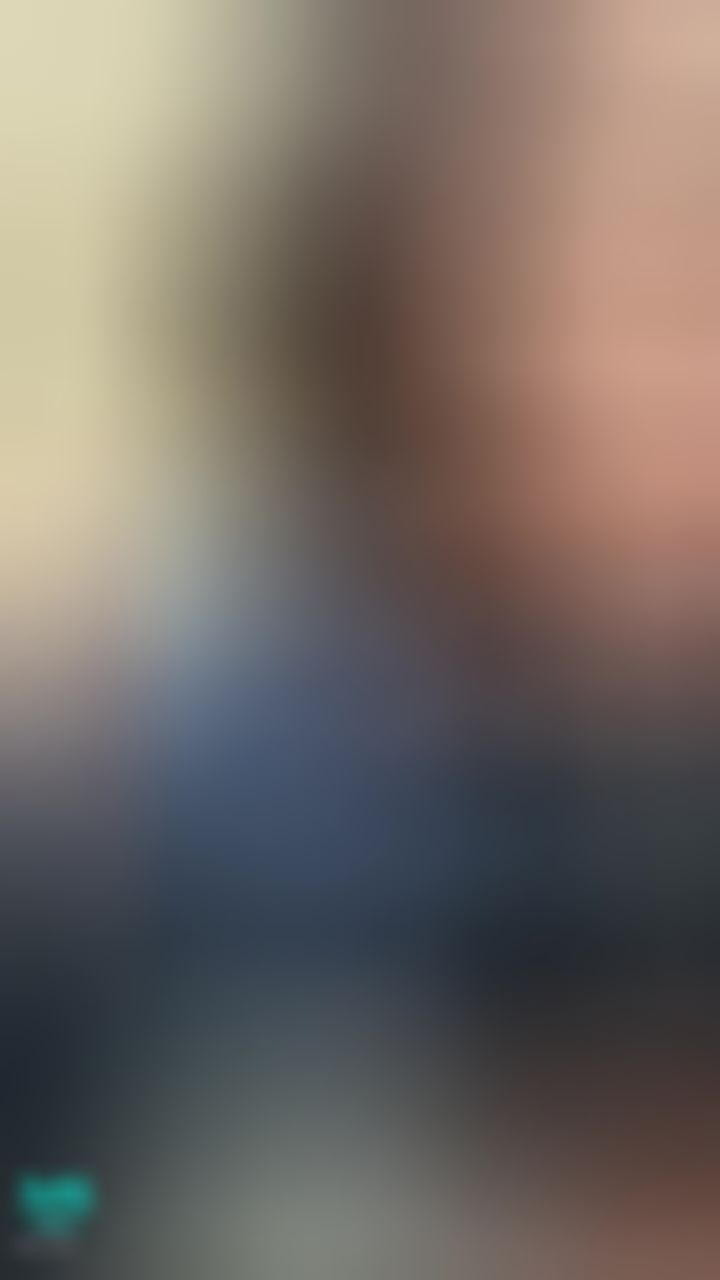lynnbae : 你問我吃雞嗎？我該打開手機還是綁起頭髮？