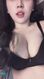 babedaisy : 不小心露點點啦
好害羞..有人要陪黛西聊天嗎?
#大奶🔥 #巨乳