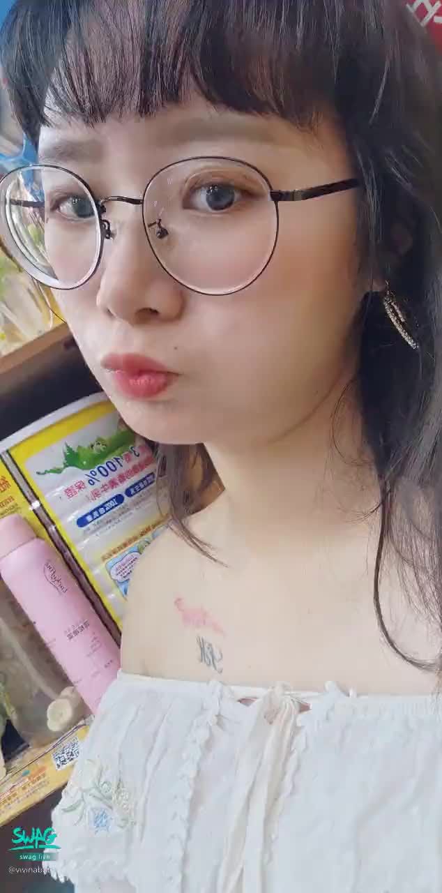  : Everyone~ Vivian posted a short video that can make you hard but can't come out 🤭 If you are interested, you can go and have a look ❤️
#日常 #可愛 #性感 #生活