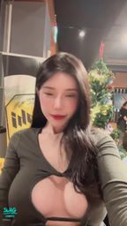 alleys : ❤️跟網紅天燈妹吃飯❤️天燈妹給我看a片叫我邊吃飯邊學習😅💕💕💕💕截圖這篇私訊送你我們的隱藏版🎁🎁(天燈妹不是主播喔!!!!!)