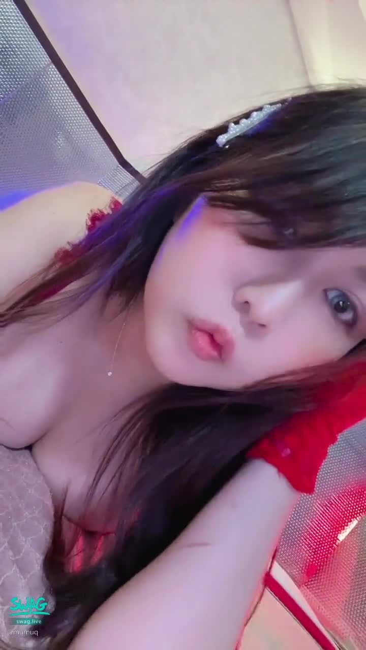 mumuq : 這是沐沐拍過最淫亂的片了🔥白天很陽光 晚上超淫蕩🤤被中出就算了 還被2隻肉棒輪流x🔞

晚上覺得孤單 寂寞 覺得冷嘛😈

看影片來認識超反差的我👇

https://go.swag.live/Lj5oVrwcRYnFz2wn7