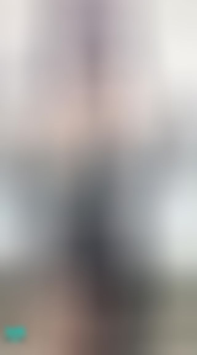 janicee : 揉胸，胸口的白皙肌膚